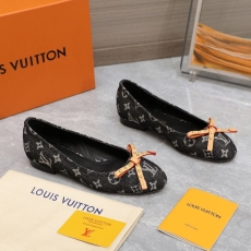 Louis Vuitton Flat Shoes